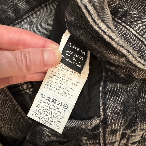 Women's Distressed Gray Jeans - Picture 6 of 7